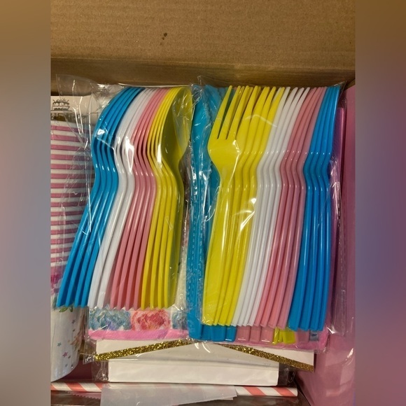 DISCOVERING DIY UNICORN BIRTHDAY PARTY SUPPLIES, NEW, UNICORN PARTY - Picture 6 of 12